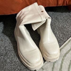 Elegant Cream Women's Boots